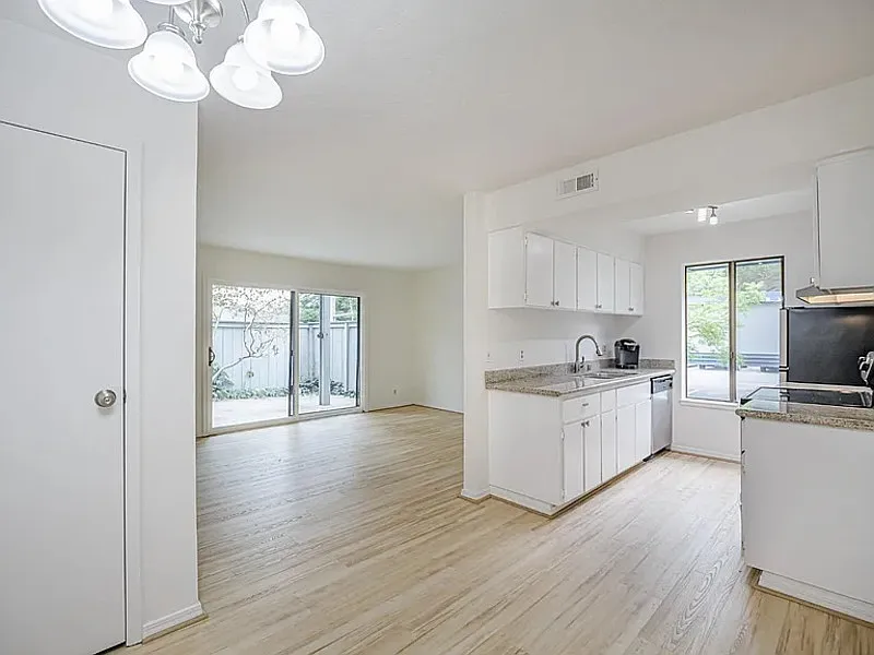 1 bed, 1.0 bath, 665 sqft, $1,990 — Photo 3