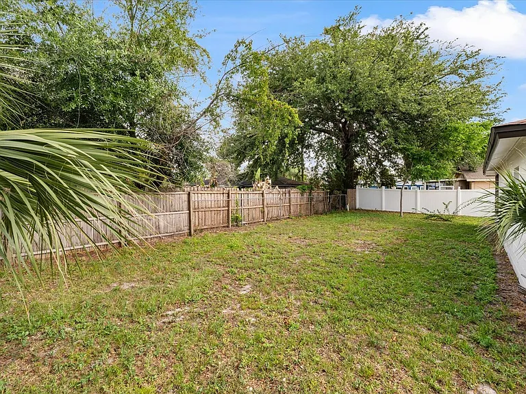 871 Darwin Dr — Photo 18