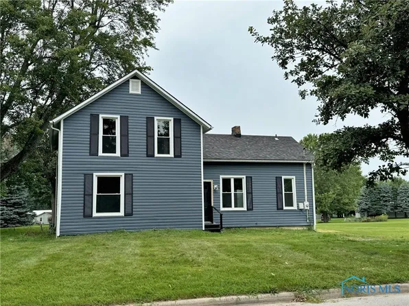 310 Church St, Bradner, OH 43406