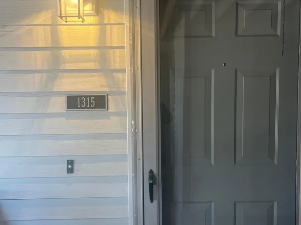 1315 Ravens Crest Dr, Plainsboro, NJ 08536