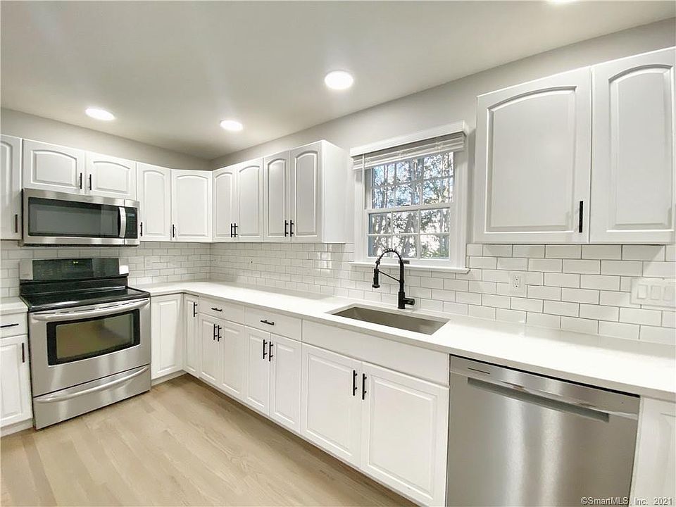1st image of 52 Vitti St