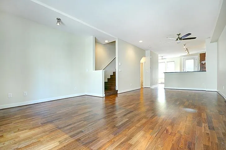 6558 Arbutus St — Photo 9
