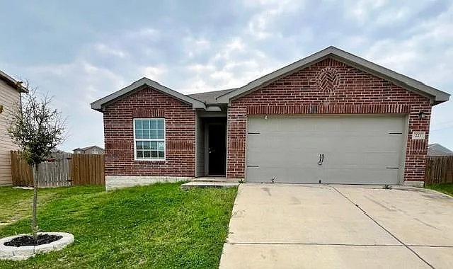 221 Koontz Loop — Photo 1