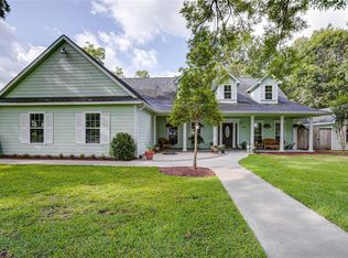 401 Branding Iron Cir, Angleton, TX 77515