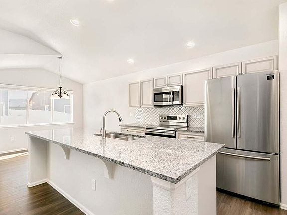 4th image of 465 Kendalbrook Dr