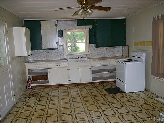 4th image of 304 Church St NW