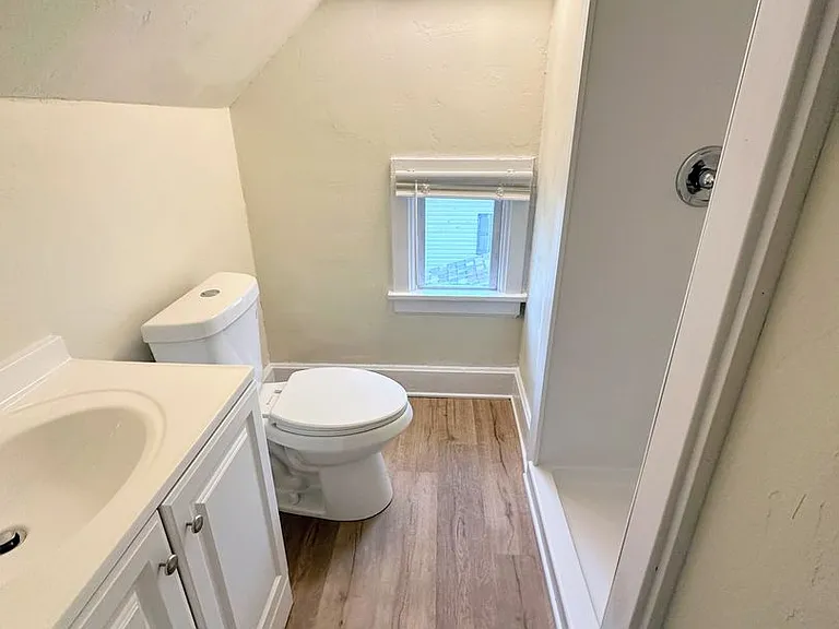 1816 Wollmer St — Photo 12