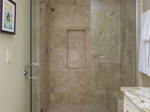4th image of 3308 Burgundy St #201