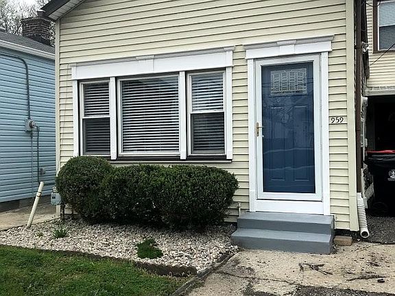 2nd image of 959 Goss Ave
