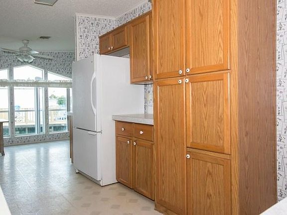 5th image of 407 Eagle Dr