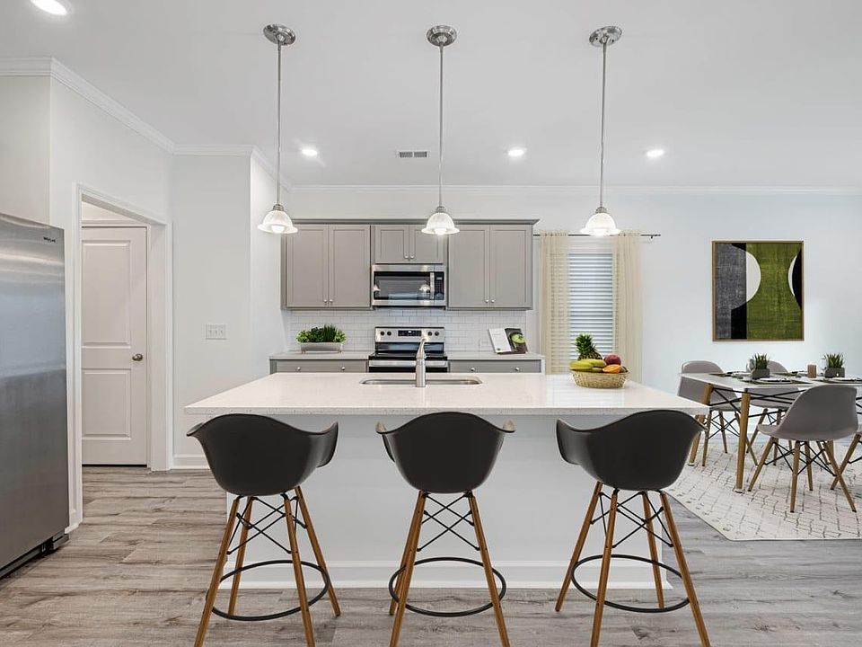 1st image of 2095 E Cherokee Dr #145ae5ee7