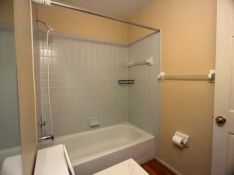 6400 Belmont Park Ct — Photo 36