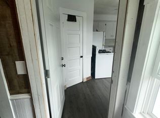 396 9th Ave, Woonsocket, RI 02895