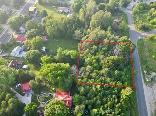 32 Helen St, Northern Bruce Peninsula, ON N0H1W0