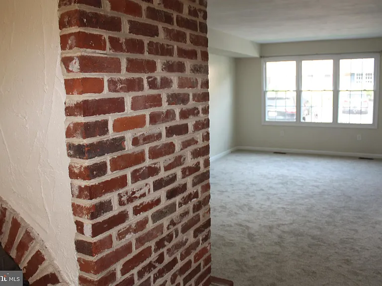60 Providence Ave — Photo 39