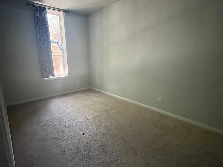 130 E San Antonio St #B — Photo 5