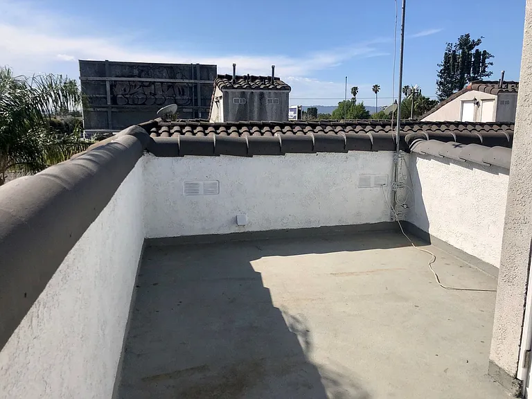 9919 Sepulveda Blvd — Photo 3