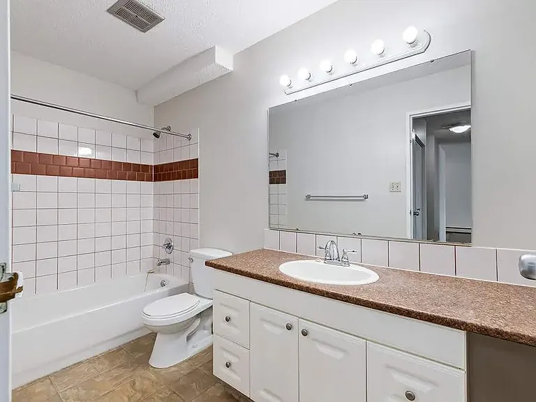 2253 Southview Dr SE — Photo 10