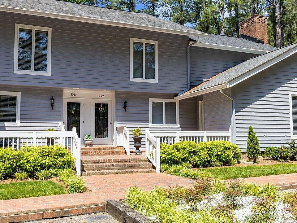 2nd image of 2535 Fairway Dr #3
