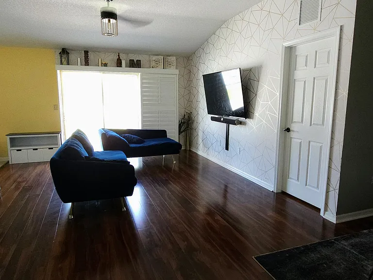 3926 Constantine Loop — Photo 19