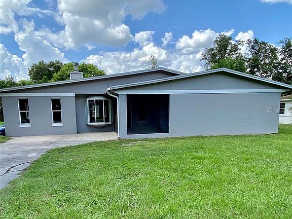 2nd image of 207 E Holly Dr