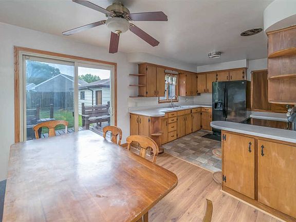 5th image of 741 Manitowoc St