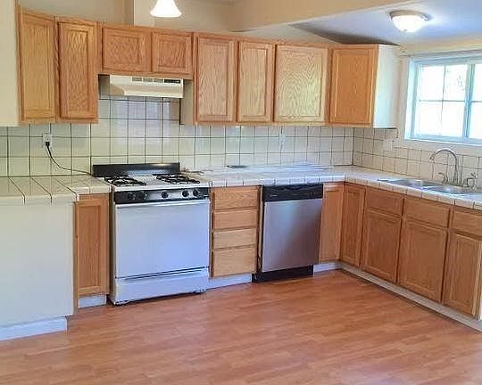 4th image of 4520 Mammoth Ave