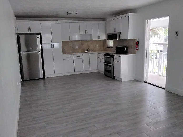 833 Bonito Ln #4 — Photo 8