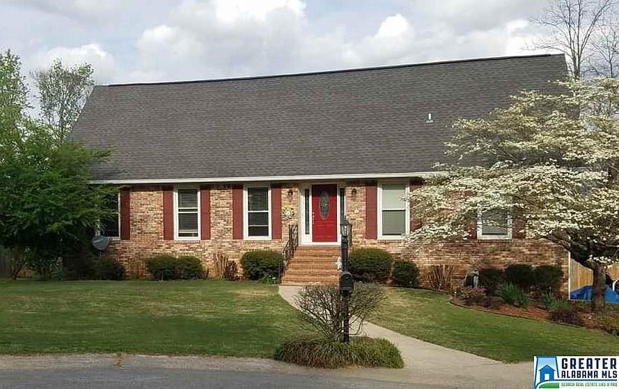 2nd image of 605 Belle Terre Cir