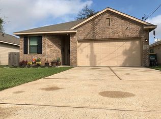 2311 Shady Tree Ln, Conroe, TX 77301