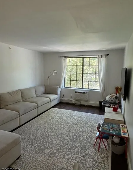 909 Thoreau Ct — Photo 7