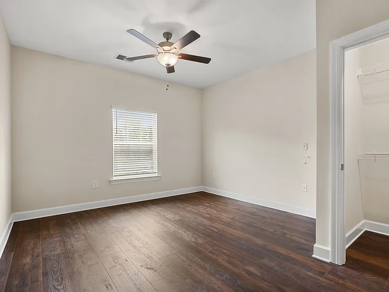 Oak Forest Pointe — Photo 13