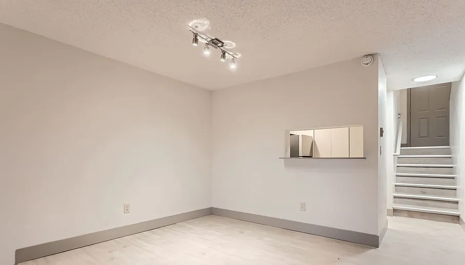 2 bed, 1.5 bath, 1180 sqft, $2,550 — Photo 2