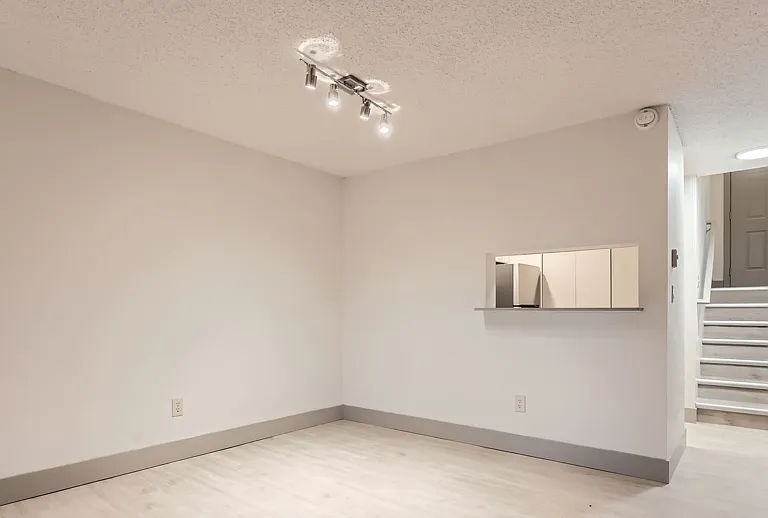 205 SW Clark St #C2 — Photo 2