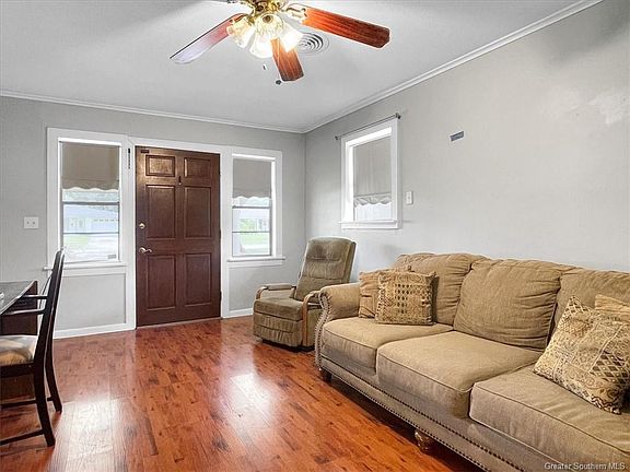 4th image of 766 Jefferson Dr