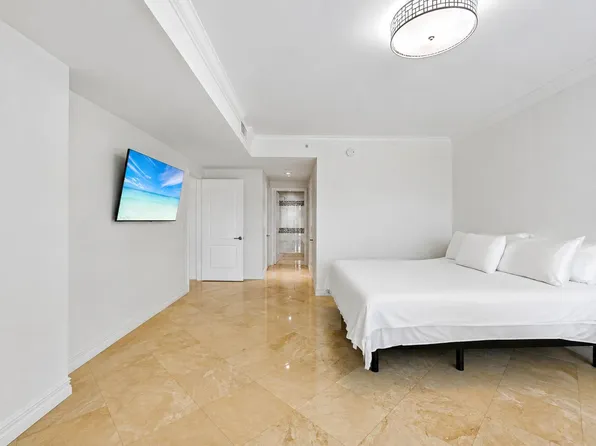 550 SE Mizner Boulevard #B206, Boca Raton, FL 33432