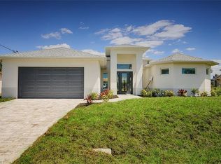 1027 SE 6th St, Cape Coral, FL 33990