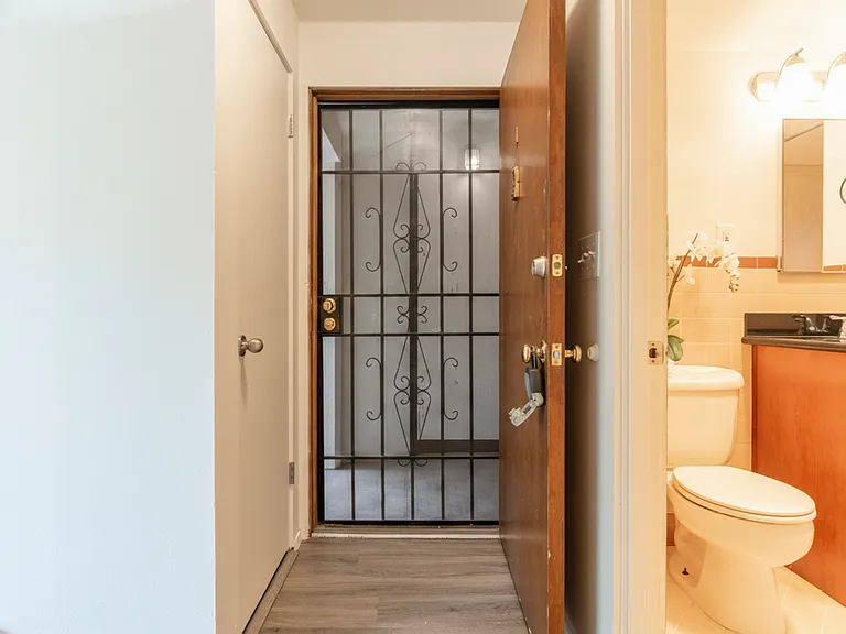 Hamlin Place — Photo 11