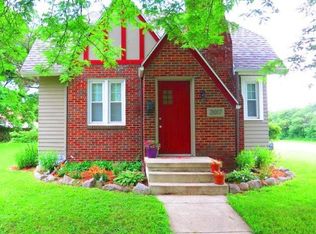 2017 N Genesee Dr, Lansing, MI 48915