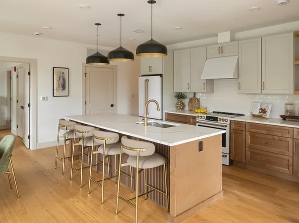 1025 Massachusetts Ave #214, Arlington, MA 02476