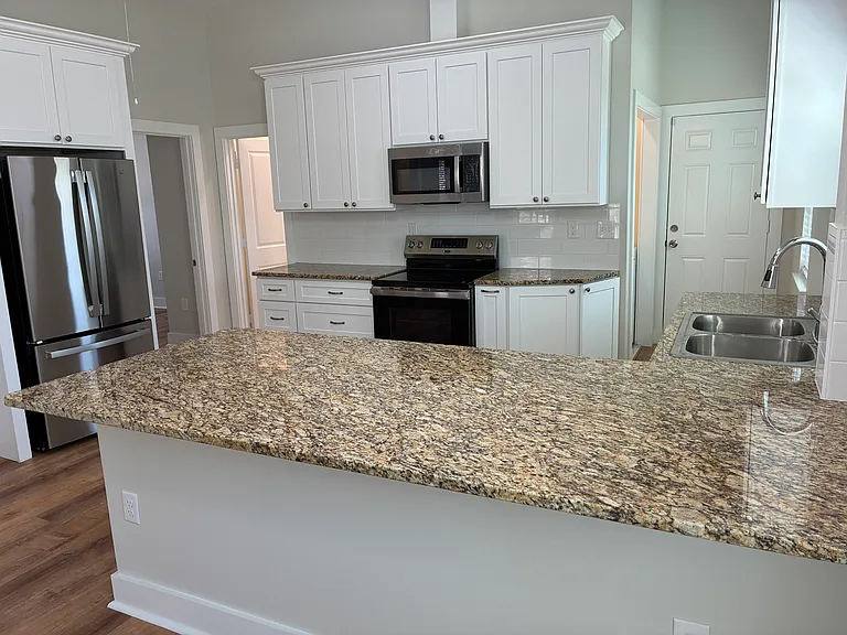 1604 Brooks St — Photo 5