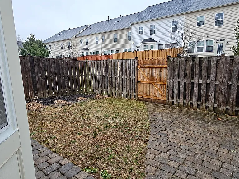311 Prestwick Ln — Photo 18