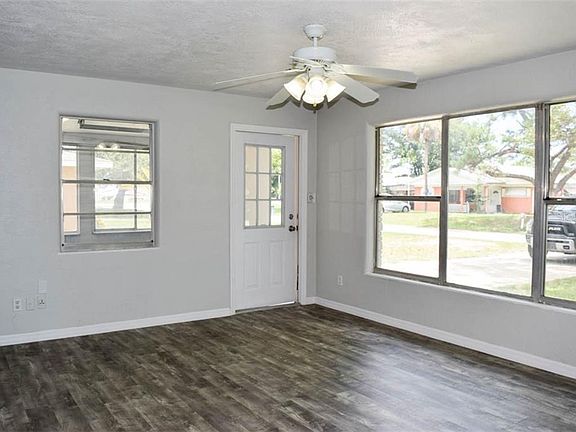 5th image of 1852 Evergreen Dr