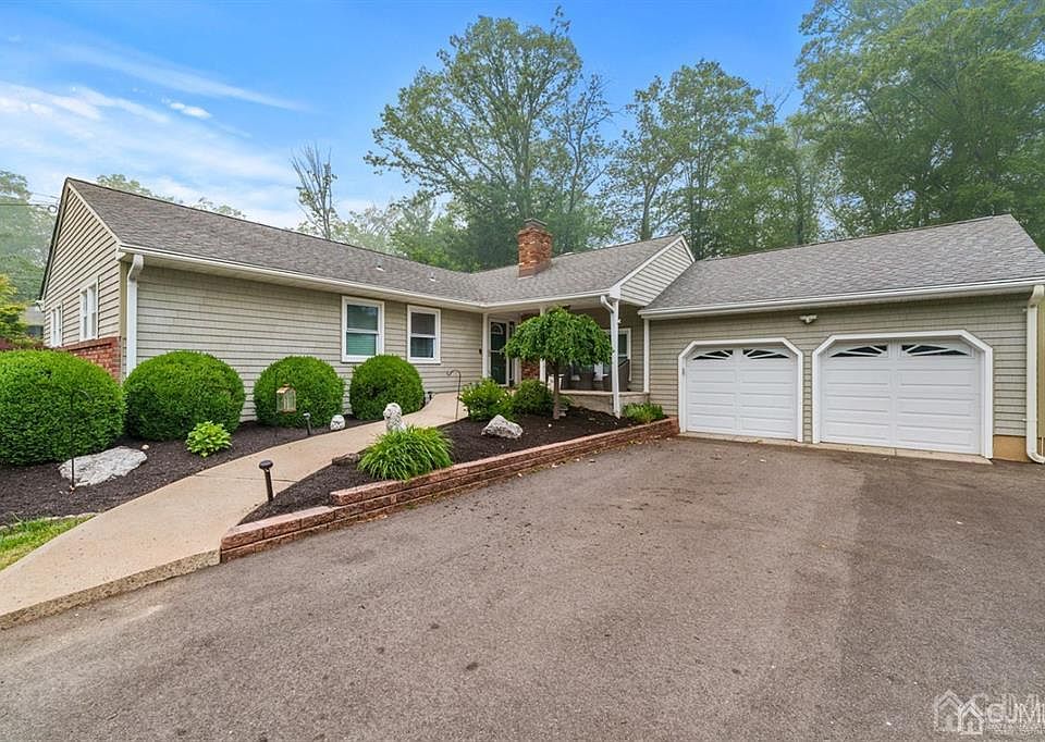 1st image of 935 Kearney Dr