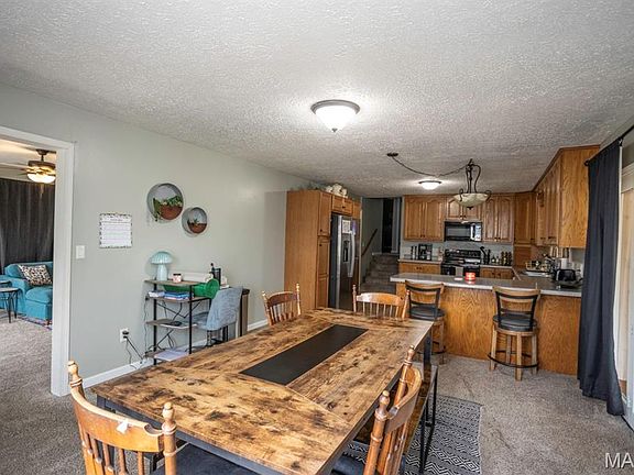 3rd image of 23380 Roosevelt Rd