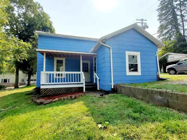 10 S Edgehill Dr, Fredericktown, OH 43019