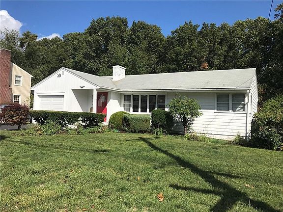 3rd image of 41 Sweetbriar Dr
