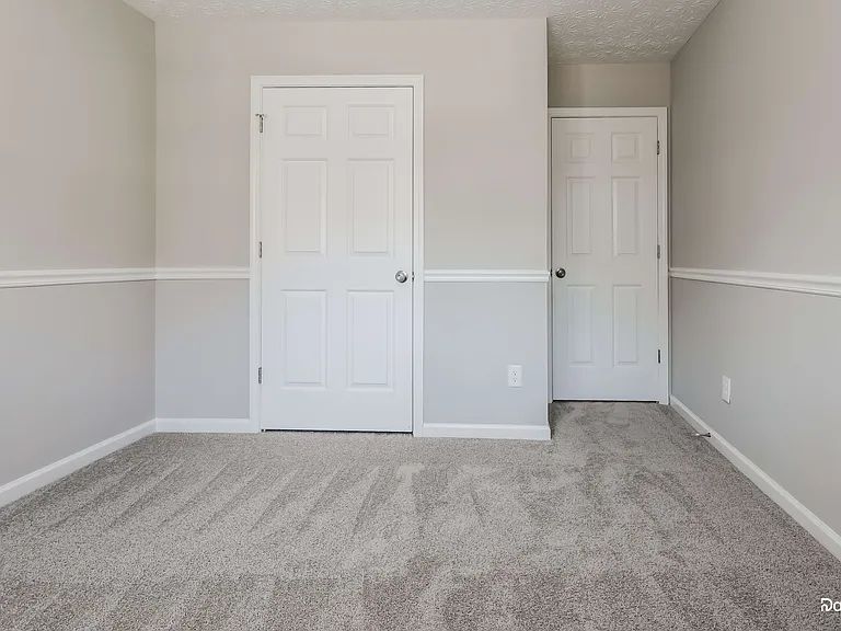 2323 Heatherton Cir — Photo 7