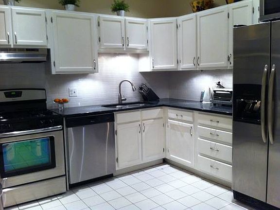 5th image of 1407 W Catalpa Ave #2