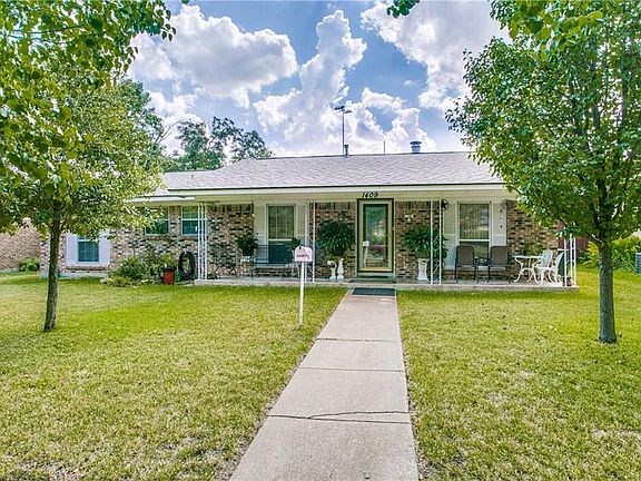 2nd image of 1409 Park East Dr